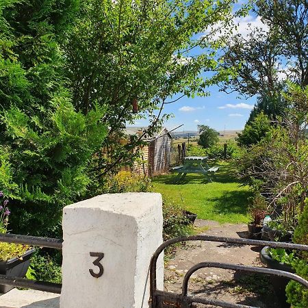 Wales' Highest Village - The Chartist Cottage - Trefil Tredegar Extérieur photo