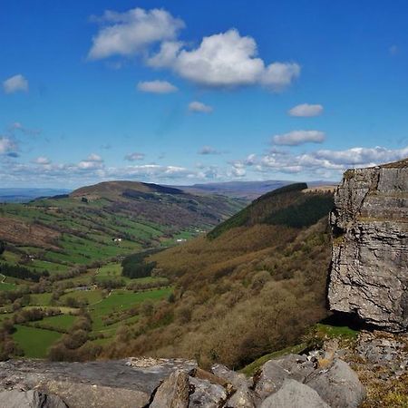 Wales' Highest Village - The Chartist Cottage - Trefil Tredegar Extérieur photo