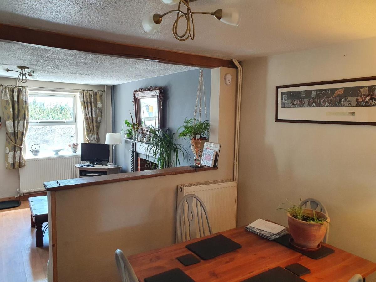 Wales' Highest Village - The Chartist Cottage - Trefil Tredegar Extérieur photo