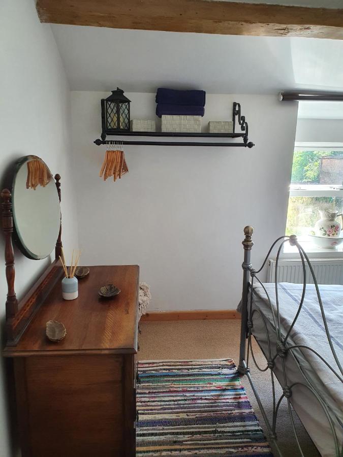 Wales' Highest Village - The Chartist Cottage - Trefil Tredegar Extérieur photo