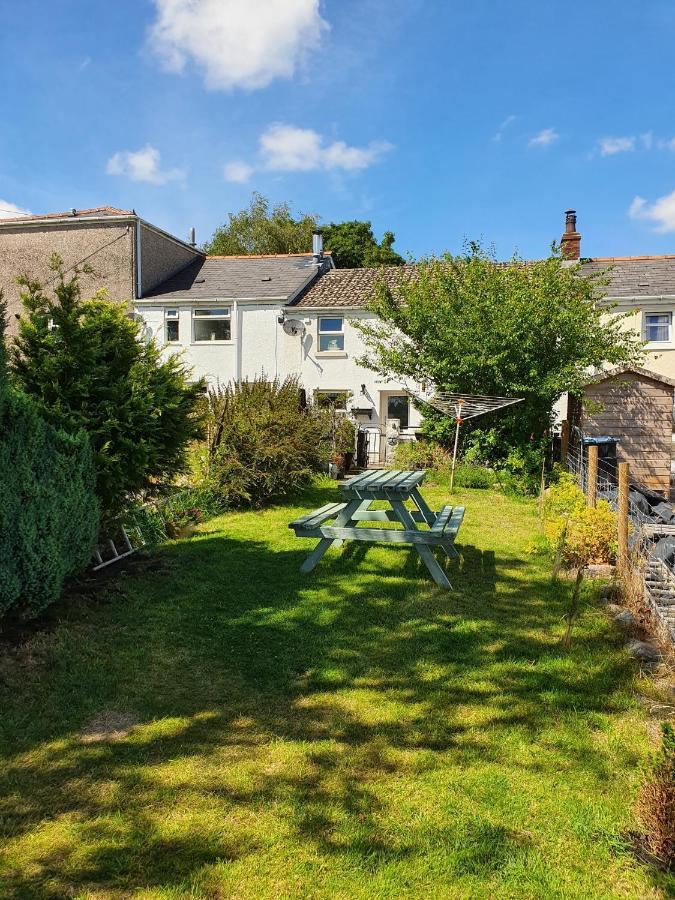 Wales' Highest Village - The Chartist Cottage - Trefil Tredegar Extérieur photo
