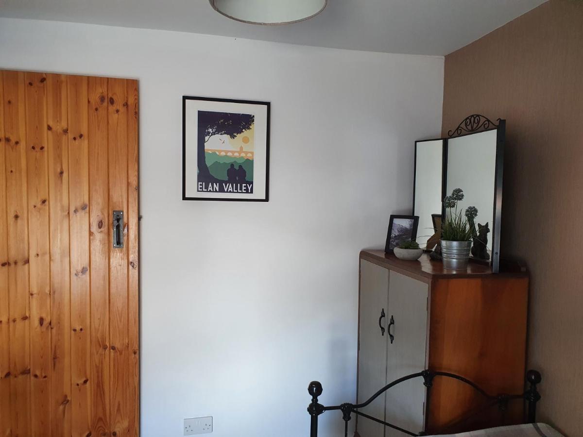 Wales' Highest Village - The Chartist Cottage - Trefil Tredegar Extérieur photo