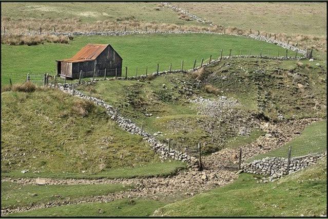 Wales' Highest Village - The Chartist Cottage - Trefil Tredegar Extérieur photo